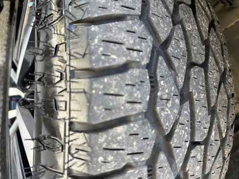 Used 2024 Nissan Pathfinder Platinum image 7