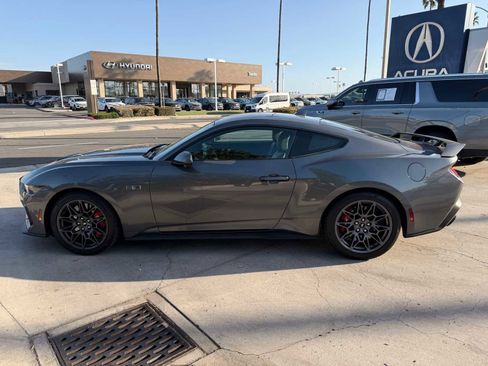 Used 2025 Ford Mustang GT Premium w/ GT Performance Package image 2