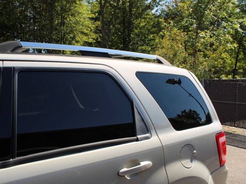Used 2009 Ford Escape Limited FWD image 38