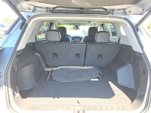 Used 2023 GMC Terrain SLT w/ Tech Package image 13