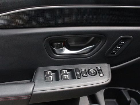 Used 2025 Honda Pilot Black Edition image 24