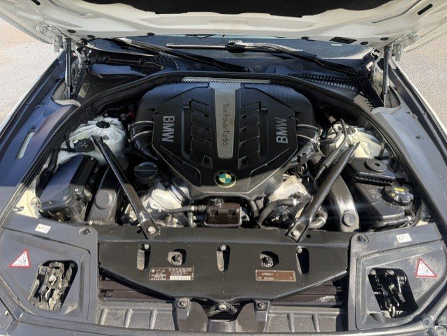 Used 2011 BMW 550i Sedan RWD image 8