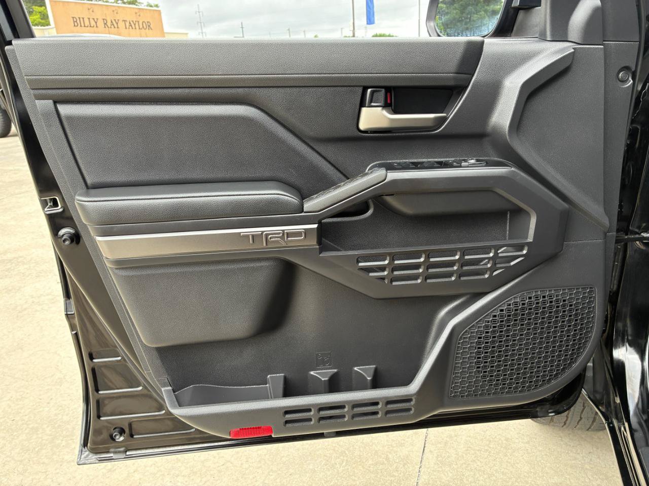 Used 2025 Toyota Tacoma TRD Sport AWD/4WD image 8