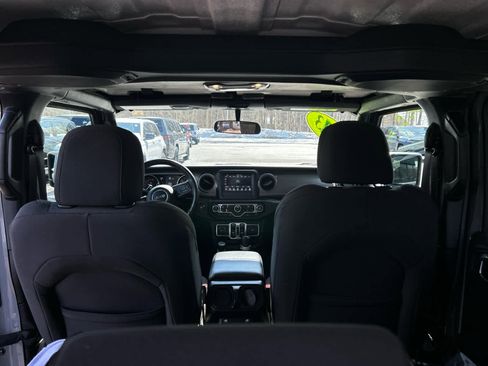 Used 2023 Jeep Wrangler Unlimited w/ Cold Weather Group image 37