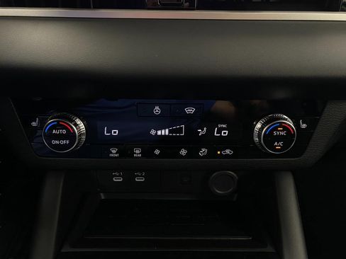New 2026 Mitsubishi Outlander LE AWD/4WD image 24