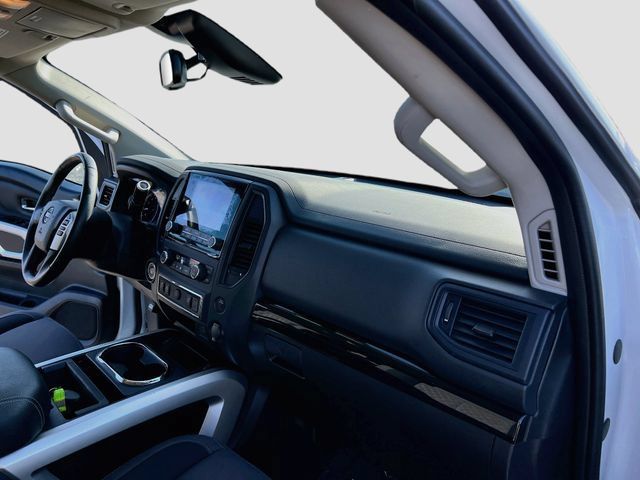 Used 2024 Nissan Titan SV w/ SV Convenience Package RWD image 20