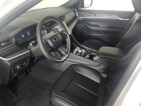 New 2025 Jeep Grand Cherokee Limited image 14