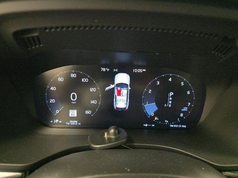 Used 2021 Volvo XC60 T5 Momentum w/ Advanced Package image 5