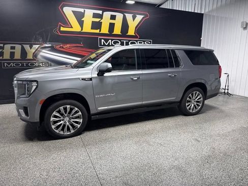 Used 2023 GMC Yukon XL Denali w/ Denali Reserve Package AWD/4WD image 2