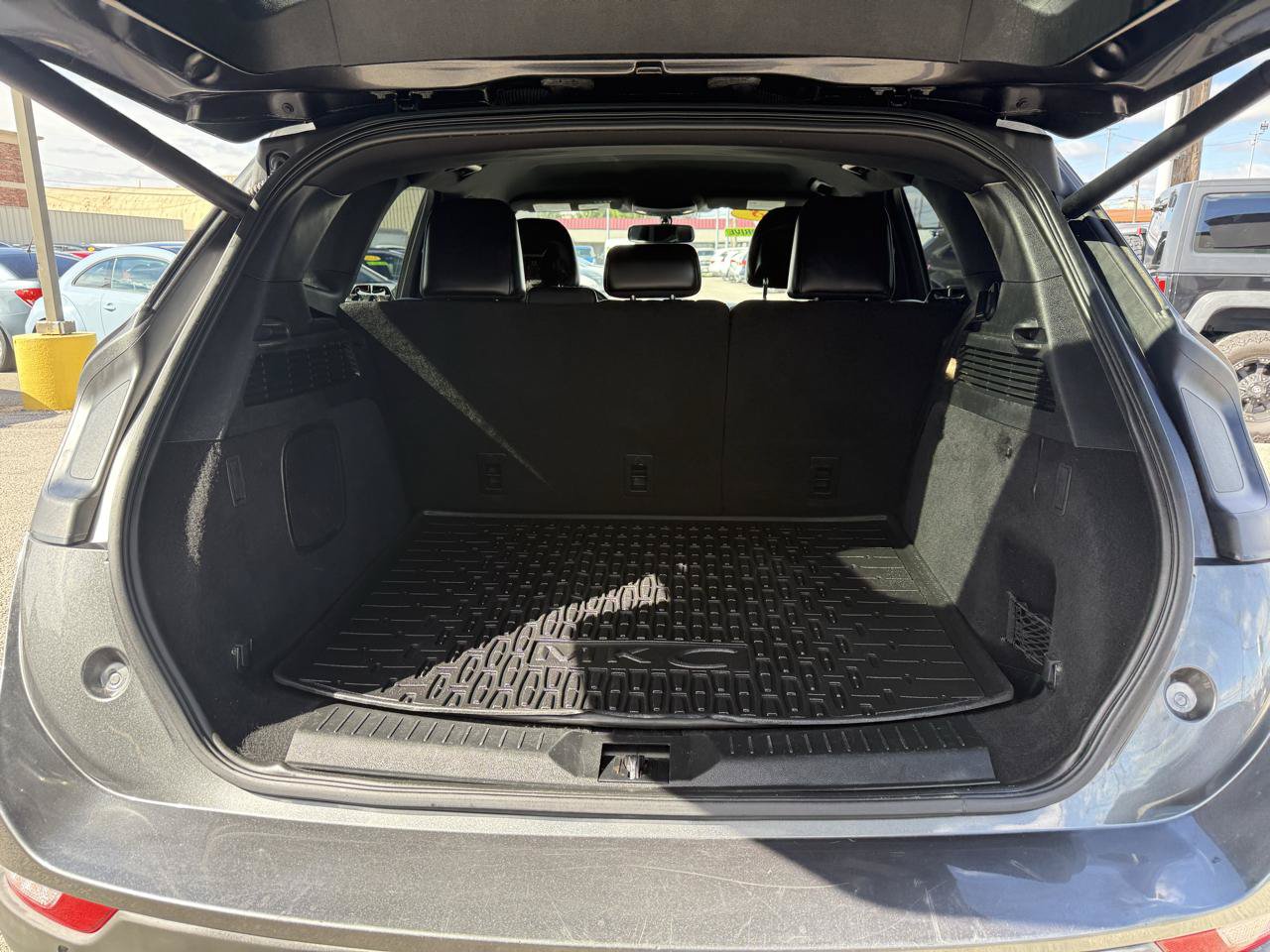 Used 2018 Lincoln MKC Select w/ Select Plus Package AWD/4WD image 8