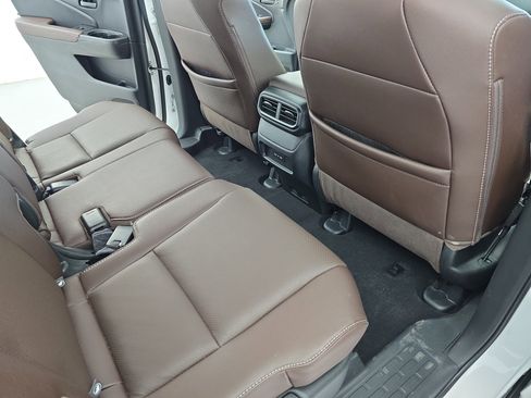 Certified 2025 Honda Passport EX-L image 11