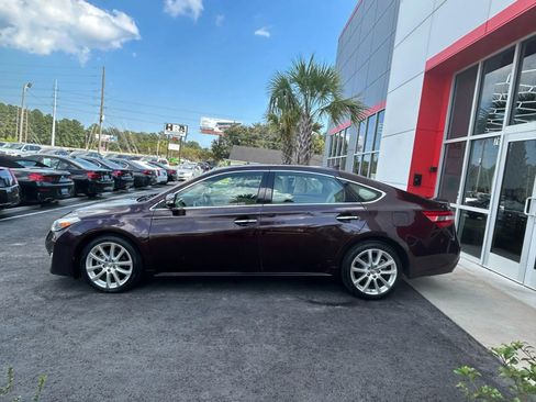 Used 2013 Toyota Avalon Limited w/ Technology Pkg image 8