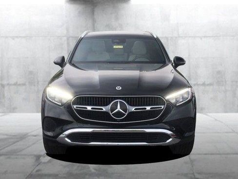 Used 2024 Mercedes-Benz GLC 300 4MATIC image 4