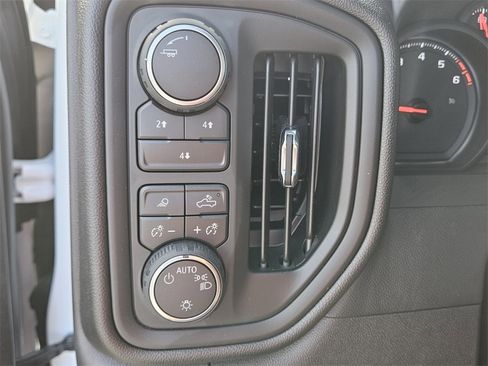 Used 2026 Chevrolet Silverado 2500 Custom w/ Custom Value Package image 28