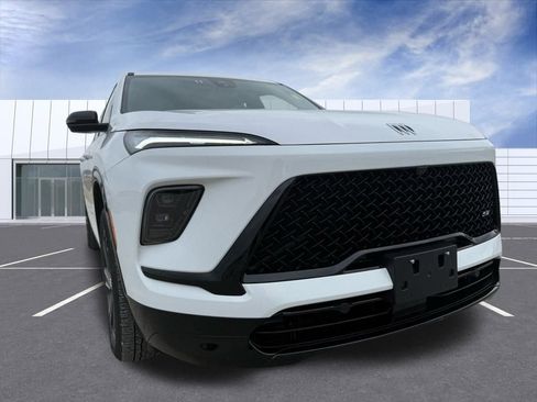 Used 2025 Buick Enclave Sport Touring image 9