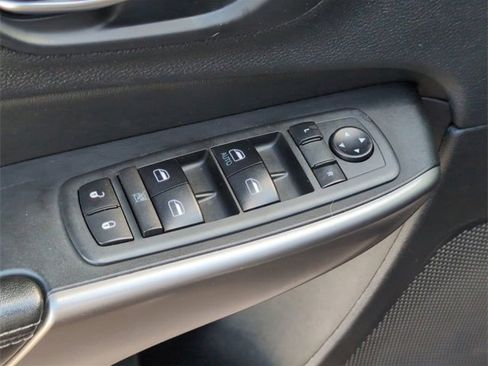 Used 2019 Jeep Cherokee Latitude w/ Popular Appearance Group image 21