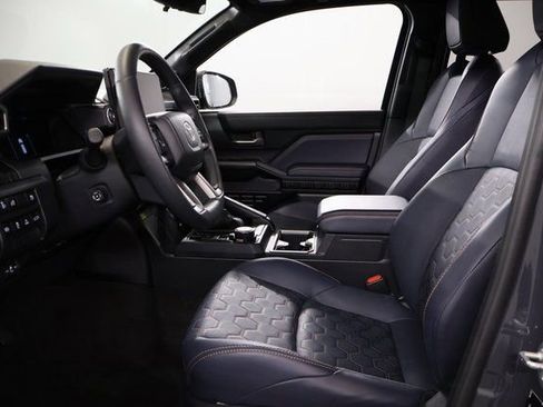 Certified 2025 Toyota 4Runner 4WD image 12