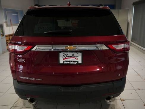 Used 2021 Chevrolet Traverse LT w/ LT Premium Package image 9