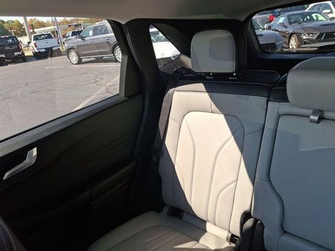 New 2025 Ford Escape SE w/ PHEV Premium Package FWD image 12