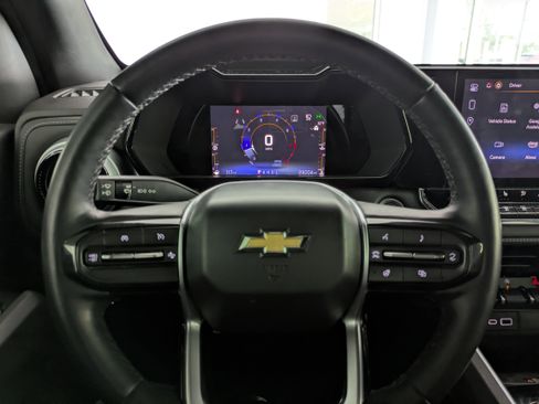 Used 2023 Chevrolet Colorado LT w/ LT Convenience Package III image 18