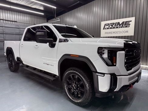 Used 2024 GMC Sierra 2500 AT4 w/ AT4 Preferred Package AWD/4WD image 2