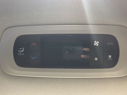 Used 2024 Chrysler Pacifica Touring-L FWD image 28