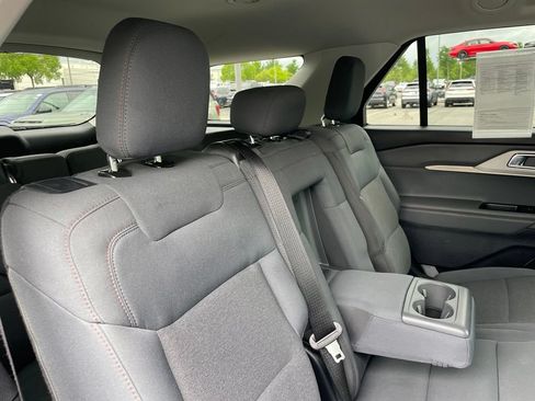 Used 2025 Ford Explorer Active RWD image 38
