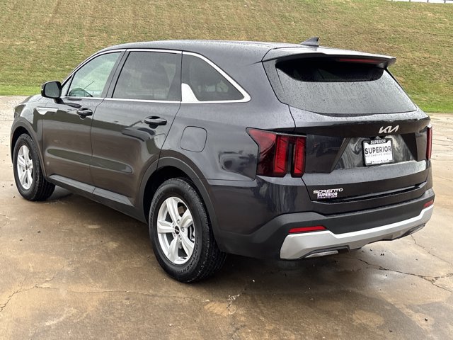 Used 2026 Kia Sorento LX FWD image 8