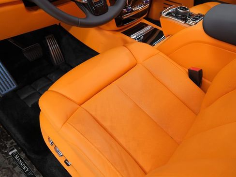 Used 2025 Rolls-Royce Phantom Sedan image 29