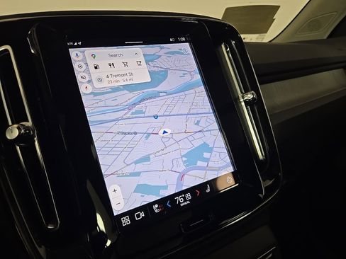 Used 2023 Volvo XC40 B5 Plus w/ Protection Package Premier image 27