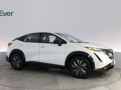 Used 2024 Nissan Ariya AWD image 14