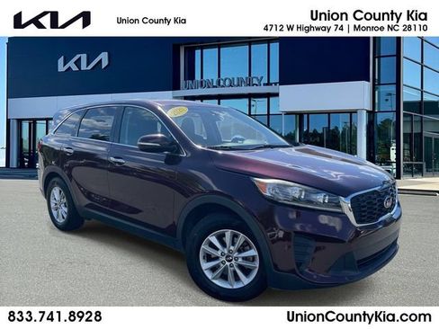 Used 2020 Kia Sorento FWD V6 image 1