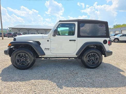 Used 2024 Jeep Wrangler Sport AWD/4WD image 9