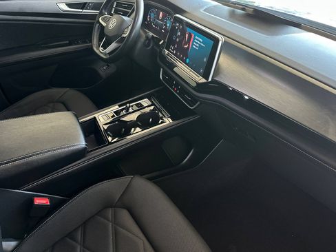 Used 2024 Volkswagen Atlas Cross Sport SE AWD/4WD image 15