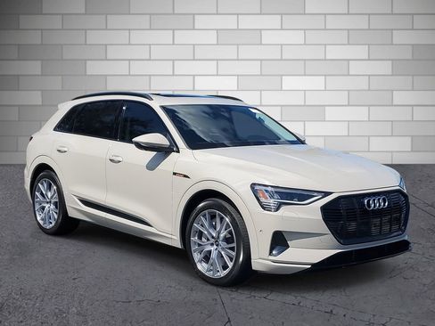 Used 2021 Audi e-tron Prestige image 6