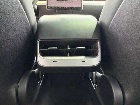 Used 2024 Tesla Model Y Long Range AWD/4WD image 27