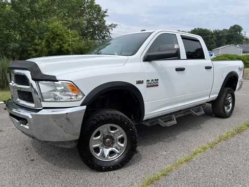 Used 2018 RAM 2500 Tradesman w/ Chrome Appearance Group image 2