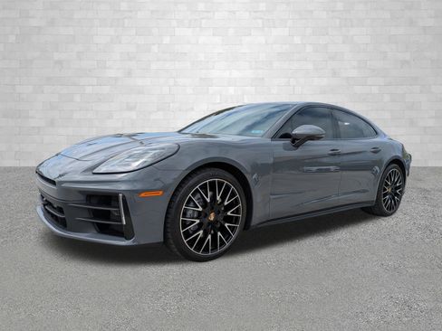 Used 2025 Porsche Panamera image 5