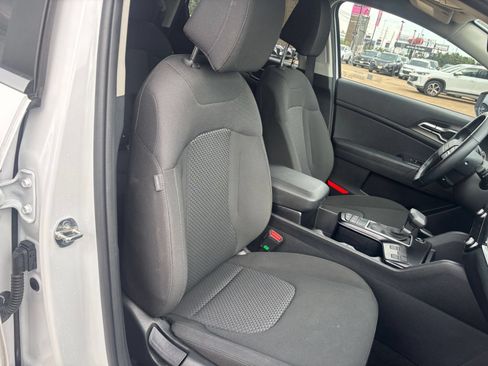 Used 2026 Kia Sportage LX FWD image 35