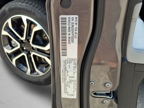 Certified 2023 Jeep Compass Limited AWD/4WD image 27