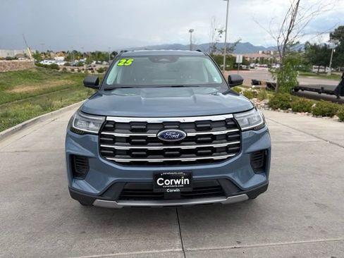 Used 2025 Ford Explorer Active AWD/4WD image 37