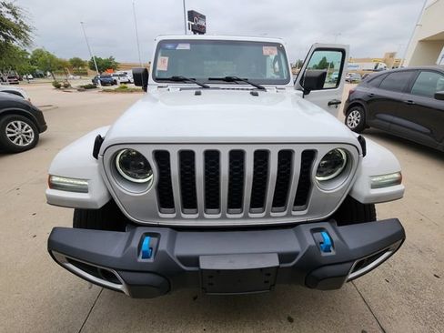 Used 2023 Jeep Wrangler Unlimited Sahara w/ Cold Weather Group AWD/4WD image 2