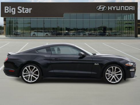 Used 2022 Ford Mustang GT Premium w/ Equipment Group 401A RWD image 5