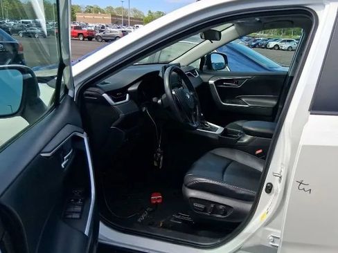 Used 2021 Toyota RAV4 XLE Premium FWD image 2