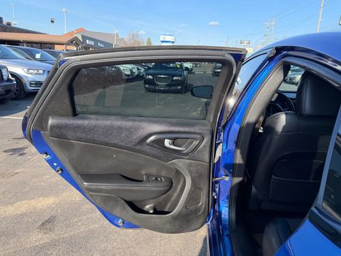 Used 2015 Chrysler 200 S FWD image 28