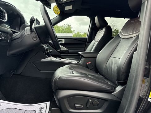 Used 2022 Ford Explorer Platinum w/ Equipment Group 601A image 20