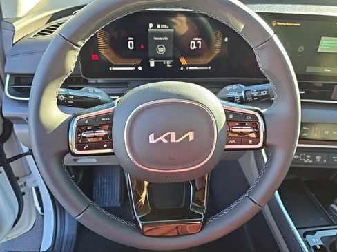 New 2026 Kia Carnival EX image 9