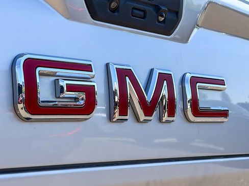 Used 2021 GMC Sierra 1500 Elevation w/ LPO, Elevation Black Package AWD/4WD image 9