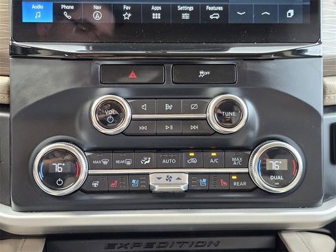 Used 2023 Ford Expedition Limited image 14