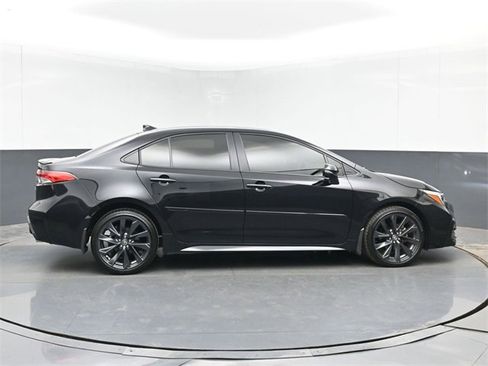 Used 2024 Toyota Corolla SE w/ SE Premium Package image 15